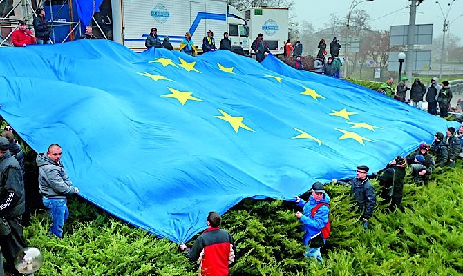 Украина может позволить себе взять паузу в евроинтеграции на полгода — до мая 2014