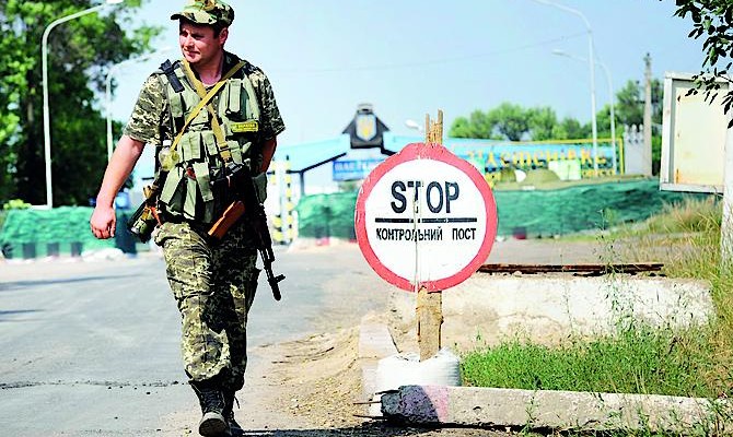 Киев начал обустраивать новую границу в Донбассе