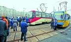 Споры мэрии и Кабмина оставили киевлян без общественного транспорта