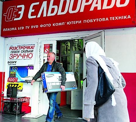 Hryvnia devaluation provoked the growth of sales of household appliances and premium alcoholic beverages