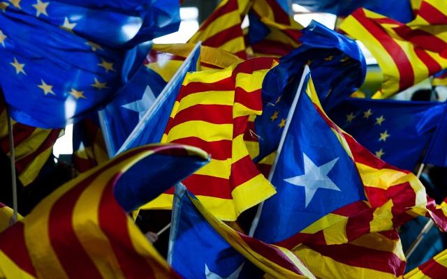 Недовольство каталонцев растет из‑за медлительности политиков