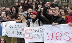 В Киеве 100 тысяч человек провели шествие против сворачивания евроинтеграции