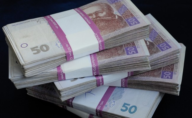 Нацбанк потратил на поддержку гривни $1,7 млрд за месяц