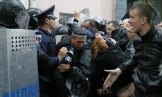 В Одессе начался штурм здания горуправления милиции