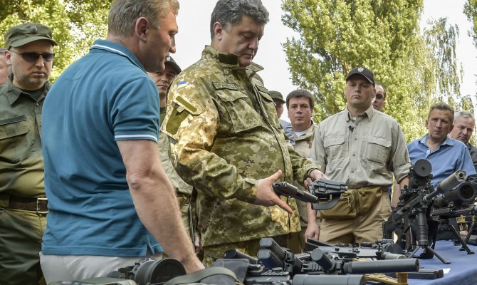 Порошенко: Ситуацию в Донбассе не решить только военными средствами