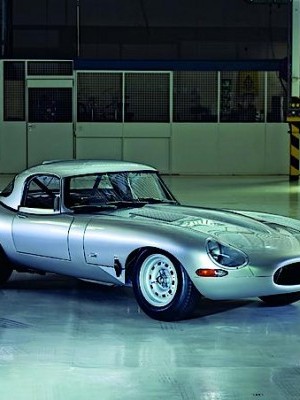 Jaguar презентовал новую модель спорткара: E-type Lightweight