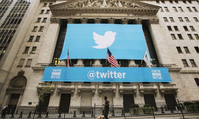 Twitter подал в суд на правительство США