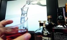 Кабмин снизит стоимость акцизной марки на алкоголь