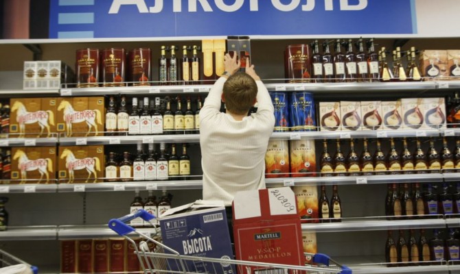 В Крыму запретили продавать алкоголь на розлив