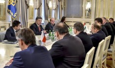 Порошенко: Украина против пересмотра Минских договоренностей