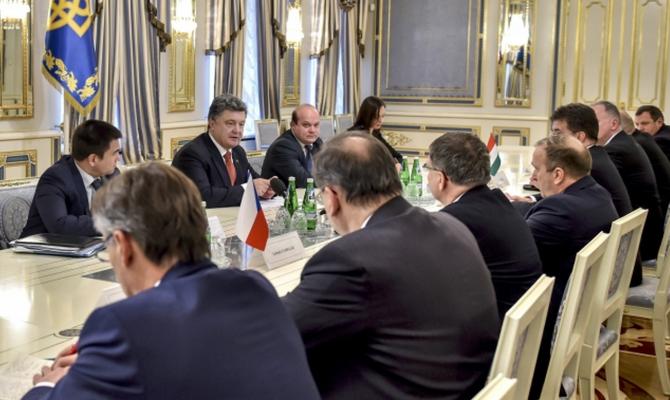 Порошенко: Украина против пересмотра Минских договоренностей