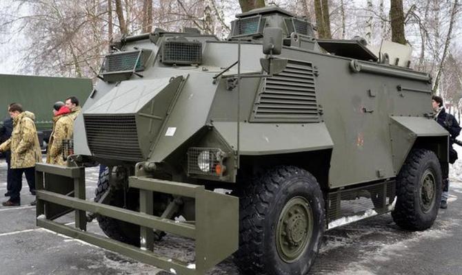 Украина получила 55 новых бронемашин «Саксон»