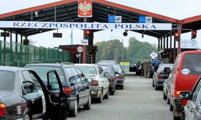 Польский парламент упростил пограничное движение для украинцев