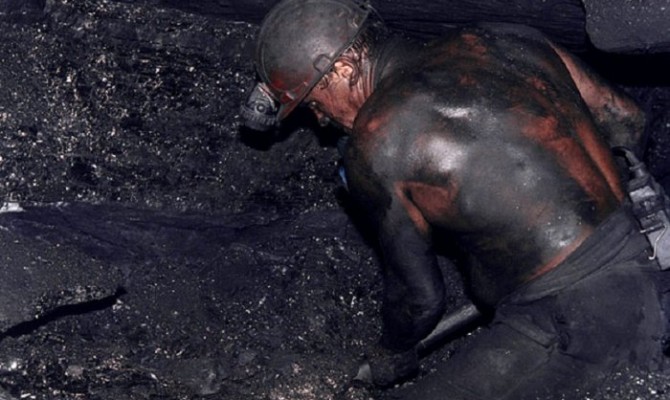 В 1 полугодии Украина вдвое снизила добычу угля