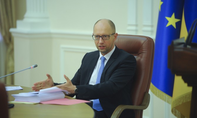 Яценюк предлагает создать Фискальную службу «с нуля»