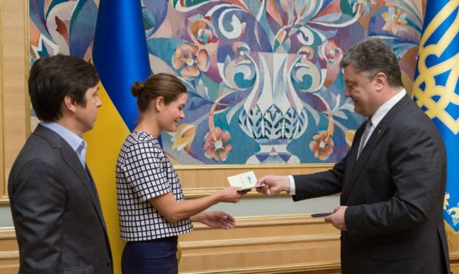 Порошенко предоставил украинское гражданство Марии Гайдар и Владимиру Федорину