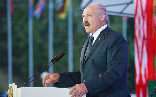 Президент Беларуси помиловал известного оппозиционера