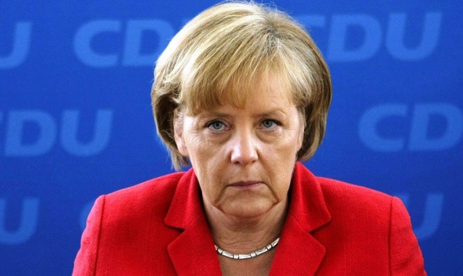 Евросоюз пока не может отменить санкции против России, — Меркель