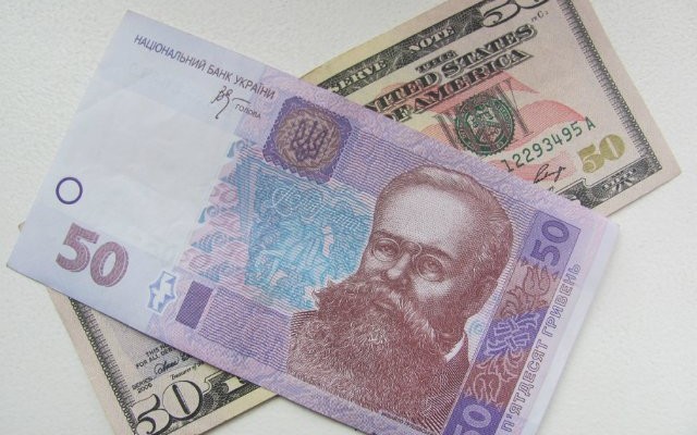 Порошенко заявил об остановке девальвации гривни