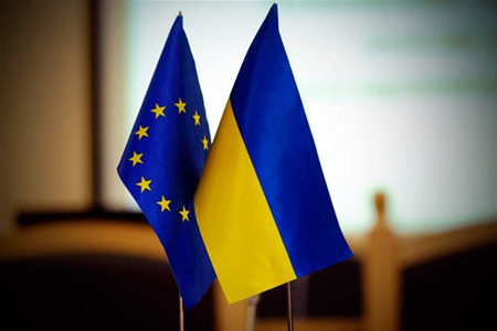 Положительного эффекта от ЗСТ с ЕС Украине стоит ожидать через 2-4 года, - Томбинский