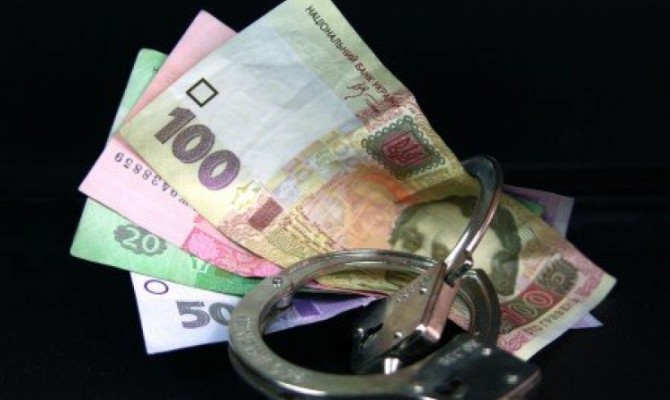 В Киевской области налоговик и полицейский попались на взятке