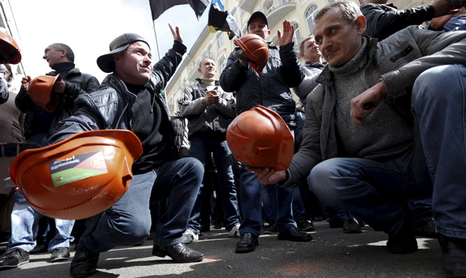 Около 300 горняков перекрыли дорогу «Львов — Рава-Русская» с требованием выплатить зарплаты