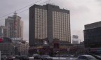Гостиницу «Лыбидь» в Киеве окружила полиция и люди в камуфляже