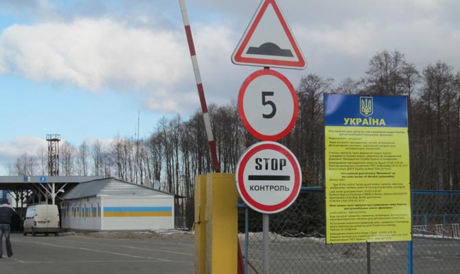 На украинско-белорусской границе отмечается скопление грузовиков из России