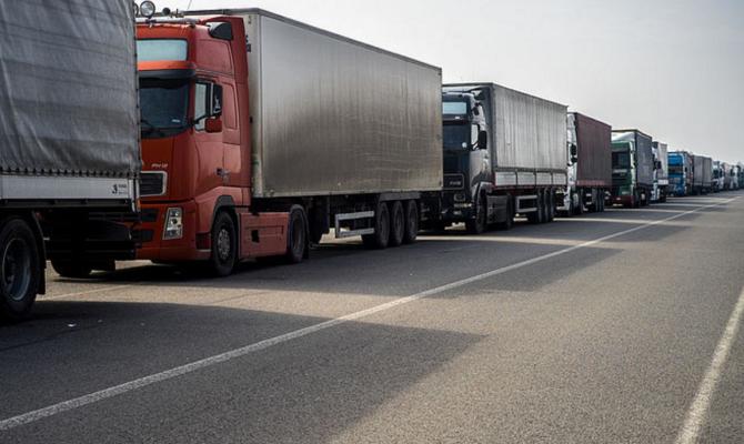 Транзит украинских грузовиков по России в 5,5 раз больше, чем транзит российских фур по Украине