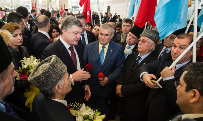 Порошенко призвал парламент Турции признать геноцид крымских татар в 1944 году