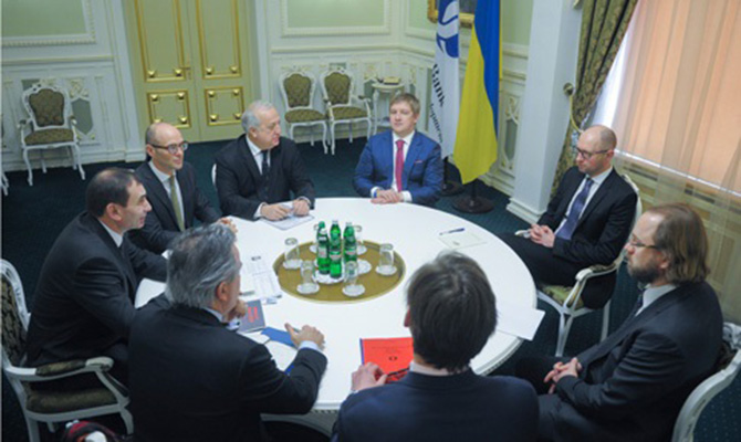 Яценюк провел встречу с вице-президентом ЕБРР