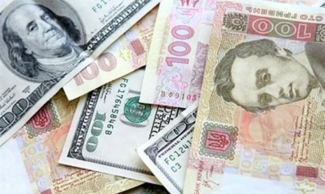 Украинцы в апреле продали валюты на $343,8 млн больше, чем купили