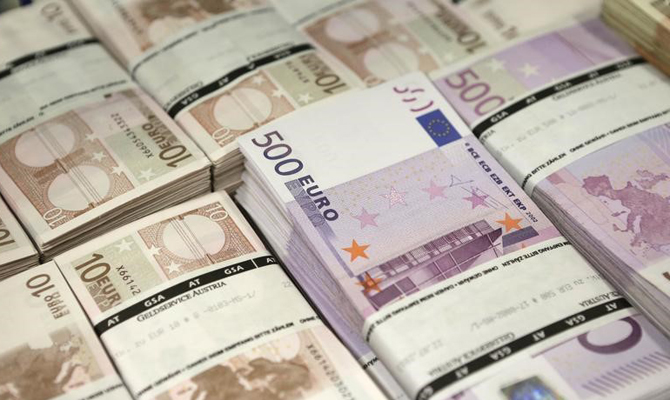 Минфин планирует выпустить в августе евробонды на миллиард