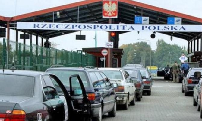 На границе с Польшей очередь из 800 машин
