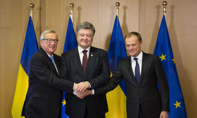 Порошенко в Брюсселе встретится с лидерами ЕС