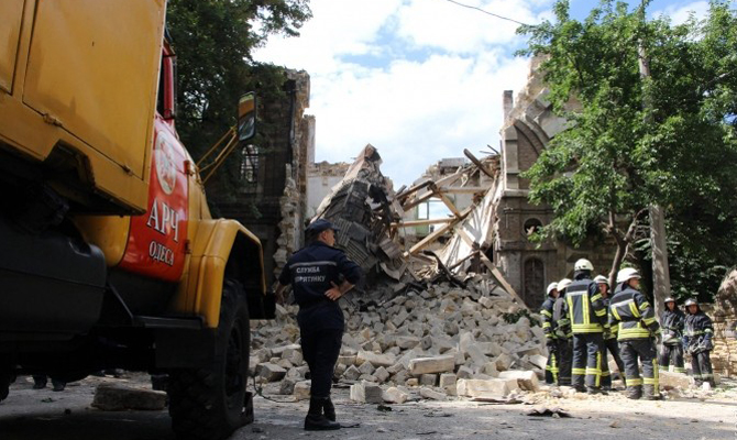 В Одессе рухнул аварийный дом-памятник архитектуры