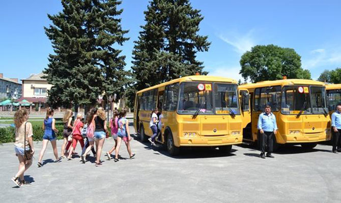 Завод «Автохолдинг» отгрузил очередную партию школьных автобусов «Мрія»