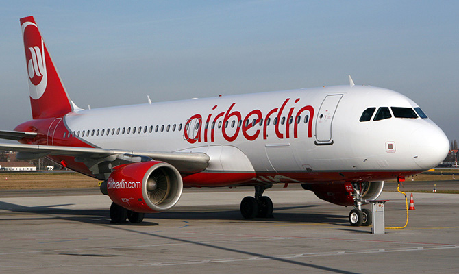 СМИ: Air Berlin может уволить 1 тыс. сотрудников и сократить авиапарк наполовину