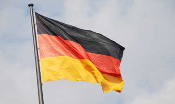 Германия готова принять Умерова на лечение