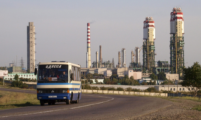 Гройсман: Кабмин утвердит предложенную ФГИ стартовую цену Одесского припортового завода