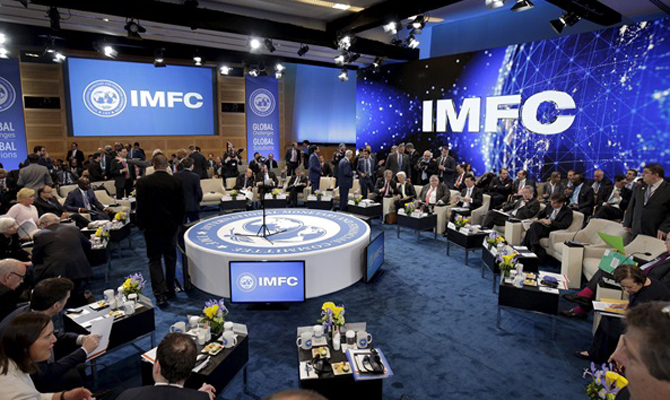 МВФ перенес приезд миссии в Украину