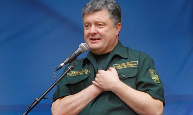 На Банковой опровергли повышение зарплаты Порошенко