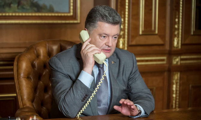 Порошенко и Меркель обсудили прекращение огня на Донбассе и освобождение заложников