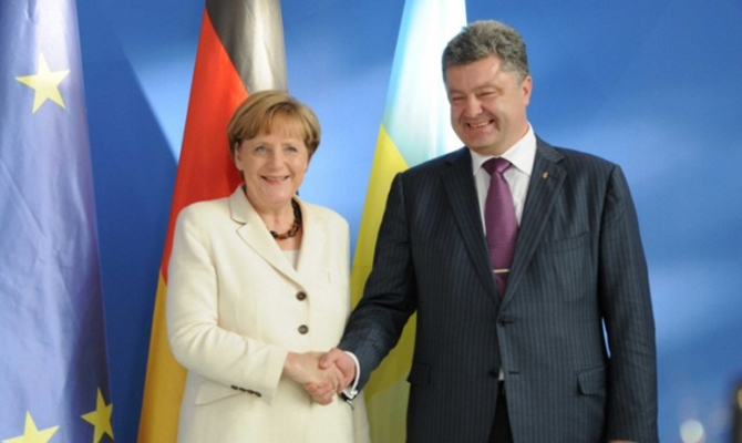 Порошенко летит в Германию, чтобы поговорить с Меркель о Донбассе
