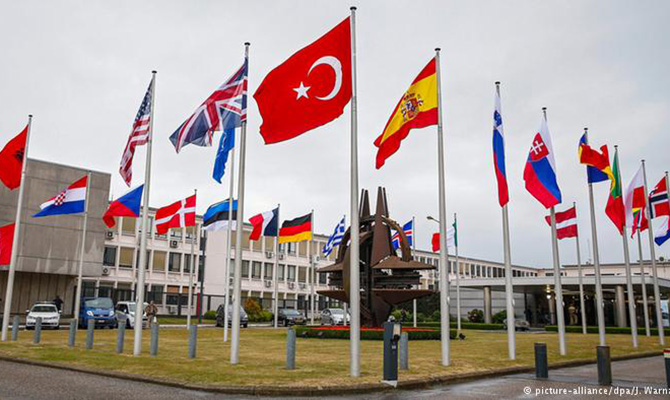 Убежища в ФРГ попросили около 40 военных НАТО из Турции, - СМИ