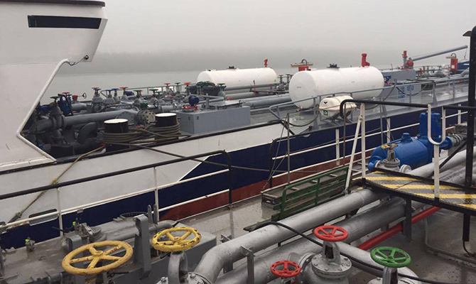 Арестованы 4 судна, вывозившие нефть за границу по «схеме Курченко»
