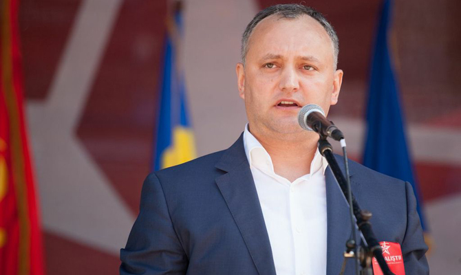 Президент Молдовы намерен получить право распускать парламент