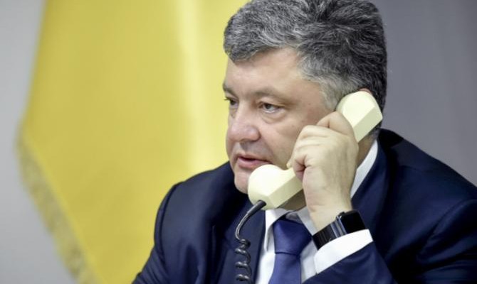 В АП рассказали, о чем Порошенко и Путин разговаривали по телефону в 2017 году