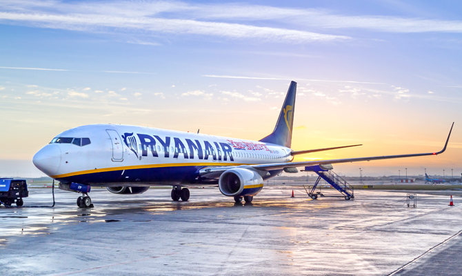Гройсман: Лоукостер Ryanair намерен начать работу в Украине с 15 марта