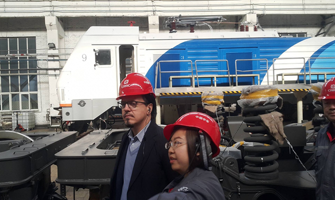 Китайцы предлагают Укрзализныце тестировать новые локомотивы